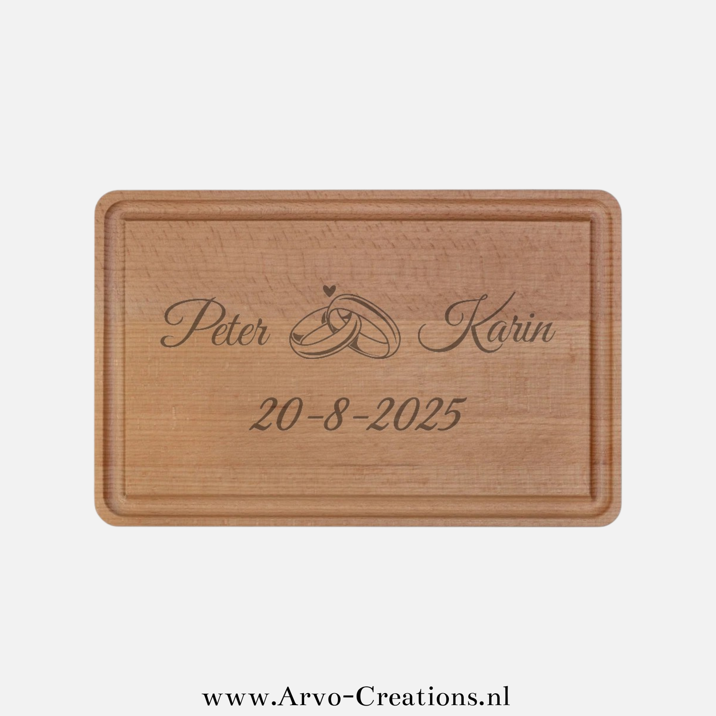 Personaliseerbare Houten Borrelplank Margriet. met Namen, Ringen en Trouwdatum