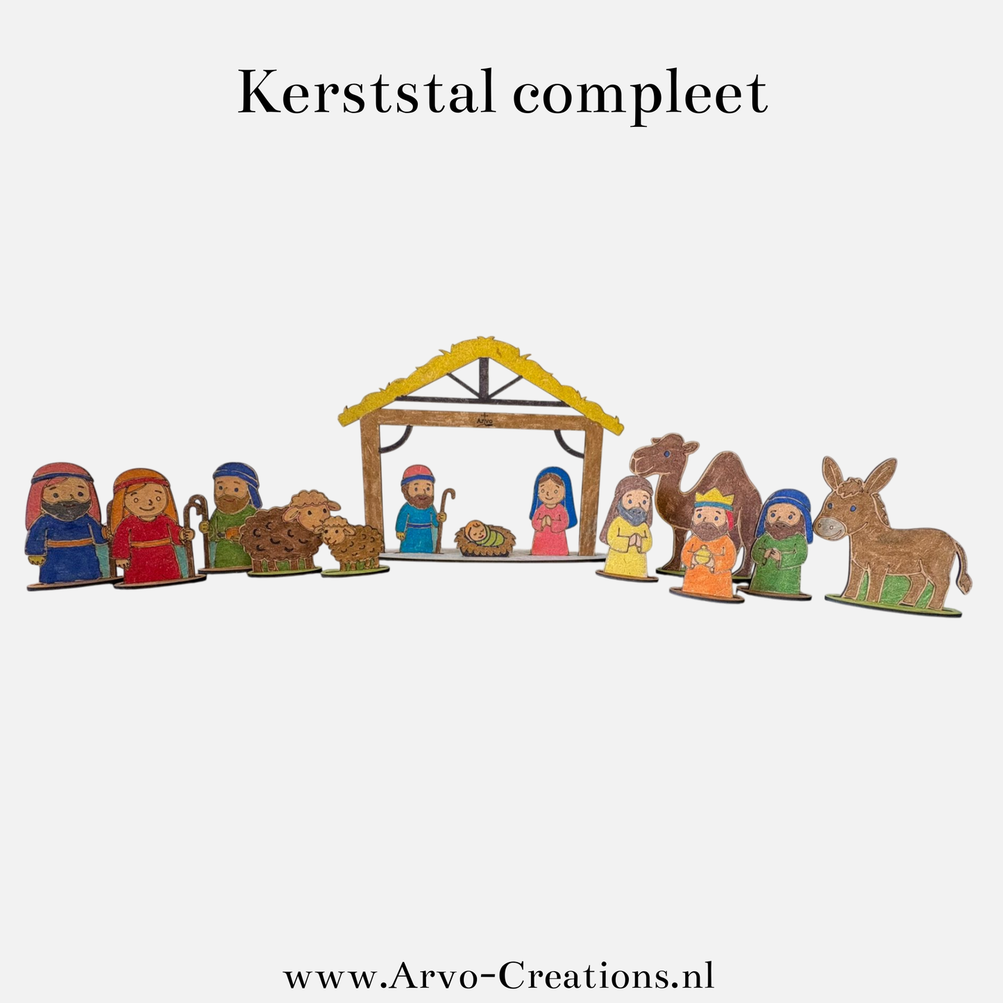 Kerststal in elkaar gezet en ingekleurd
