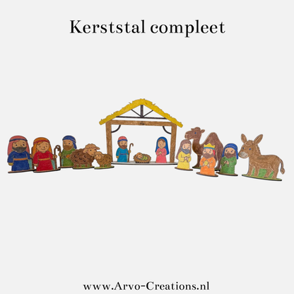 Kerststal in elkaar gezet en ingekleurd
