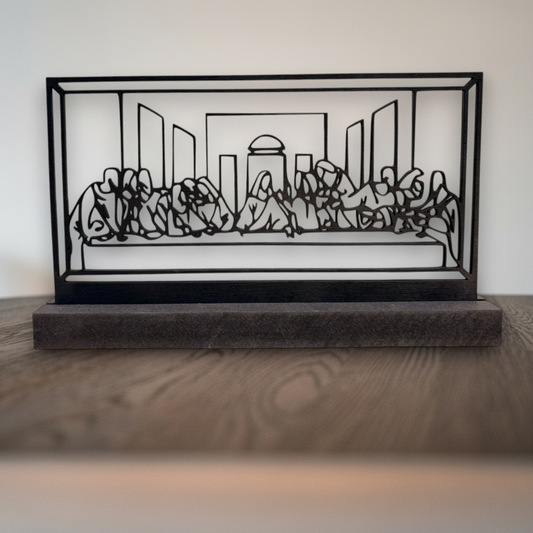 Houten decoratie van het Laatste Avondmaal in zwart uitgesneden hout met zwarte MDF houder van 20 cm breed